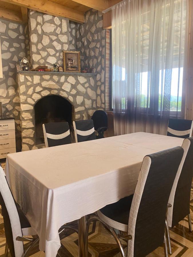 Hotel Kirta à Gordi Extérieur photo