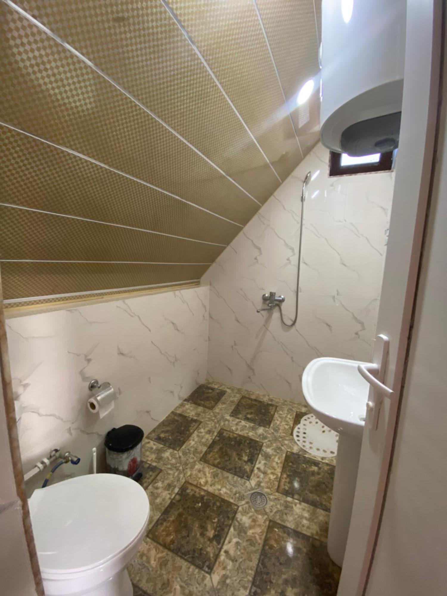 Hotel Kirta à Gordi Extérieur photo